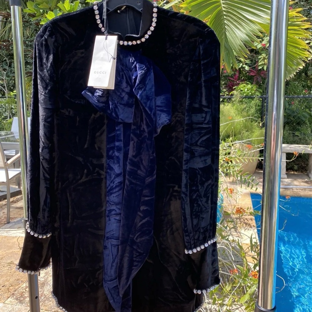 Authentic Gucci Swarovski Crystal Embellished Jewel Embossed Silk Velvet Blouse